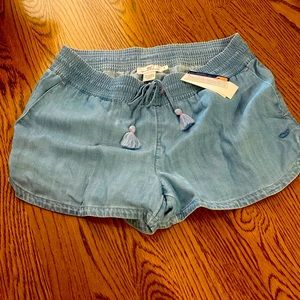 NWT Vineyard Vines chambray shorts